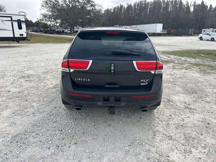 2014-lincoln-mkx-image-23