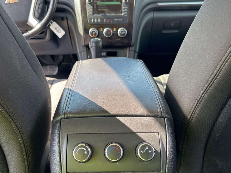 2016-chevrolet-traverse-image-23