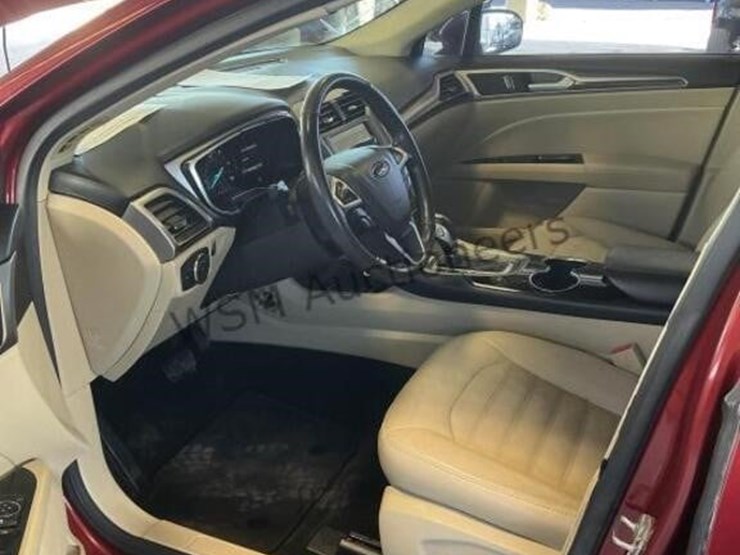 2015-ford-fusion-hybrid-sdn-image-22