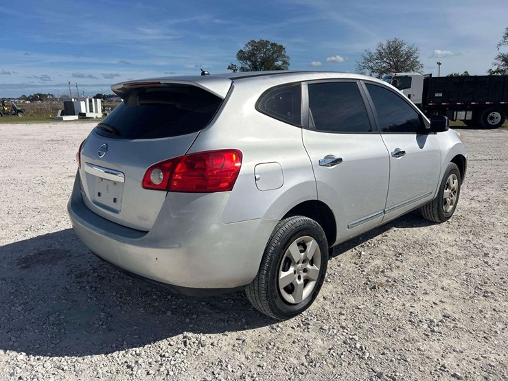 2013-nissan-rouge-suv-image-3