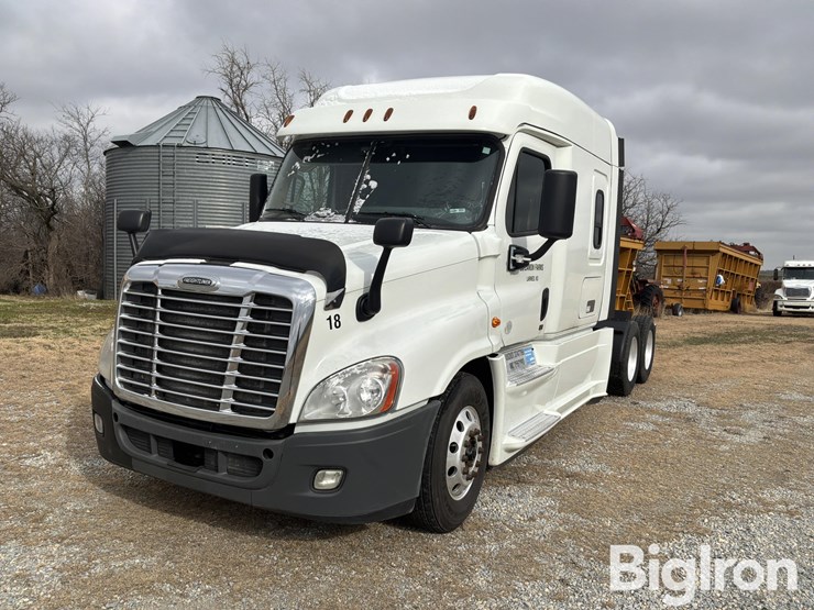 2018-freightliner-cascadia-125-image-1