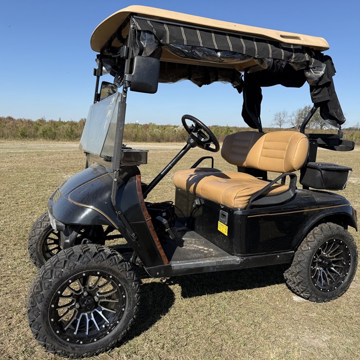 EZ-GO Electric Golf Cart