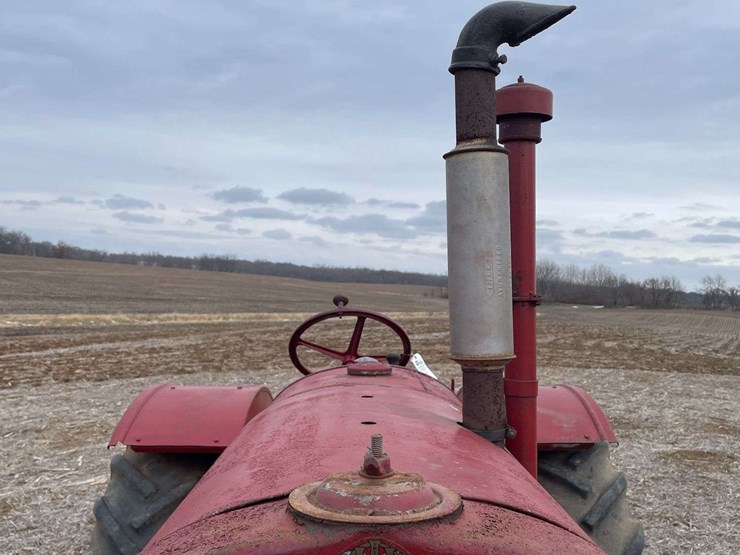 mccormick-deering-w-30-wide-front-on-rubber-image-12