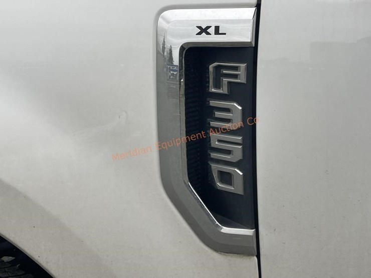 2021-ford-f350-xl-image-10