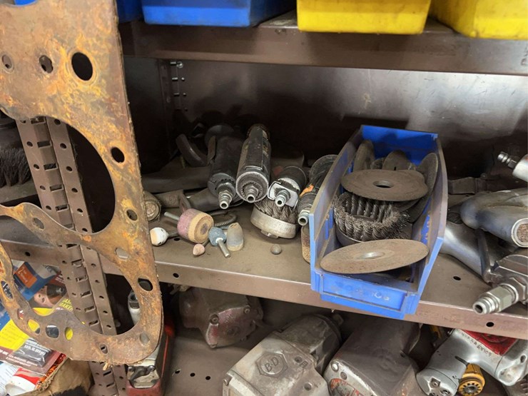 metal-shelving-and-tools-image-12