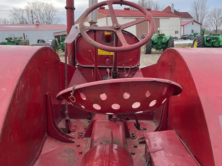 mccormick-deering-w-30-wide-front-on-rubber-image-34