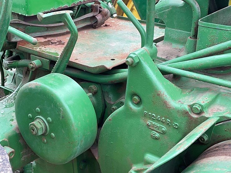 john-deere-70-image-28