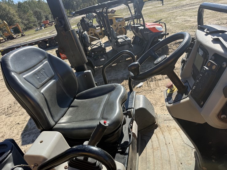 caterpillar-cb24b-image-2