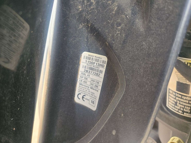 2017-lowe-ss210-pontoon-boat-image-36