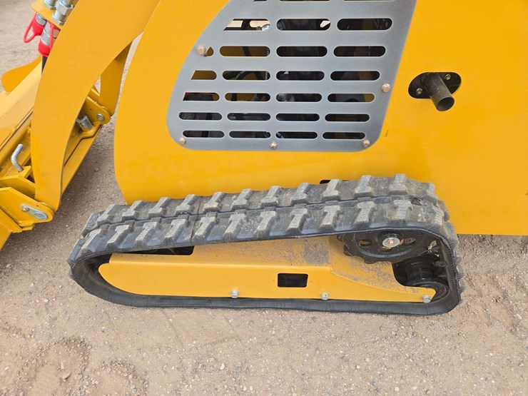 2025-sdlanch-sdll30-mini-skid-steer-image-5