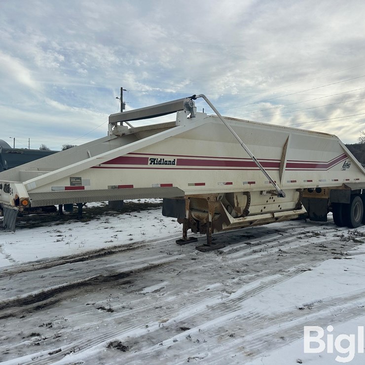 2002 Midland MG40MTC2000 T/A Belly Dump Trailer