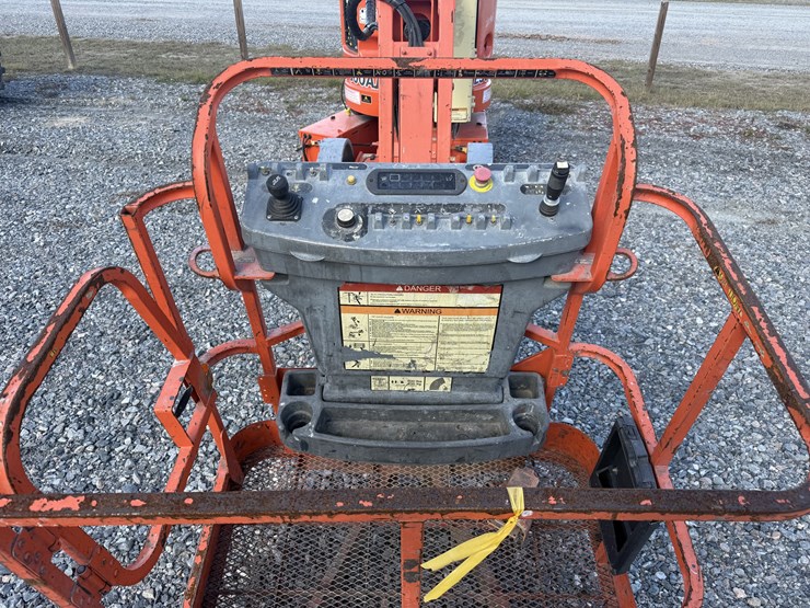 jlg-e300aj-image-4
