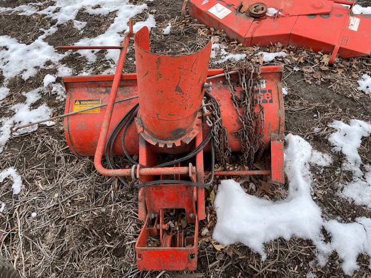 case-222-78-lawn-and-garden-tractor-w/-mower-deck-and-snow-blower-image-47
