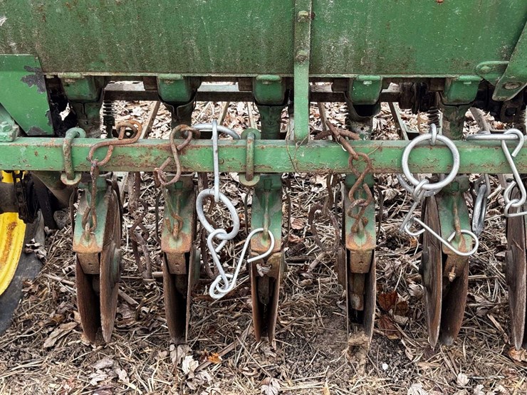 vintage-10'-grain-drill-on-rubber-image-10