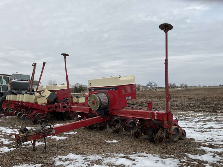 case-ih-cyclo-air-6-row-planter-image-3