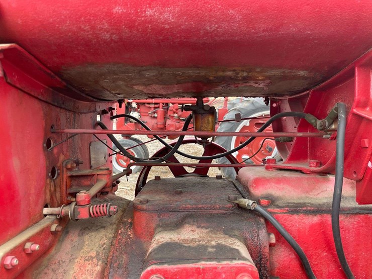 mccormick-deering-wk-40-wide-front-on-rubber-image-23