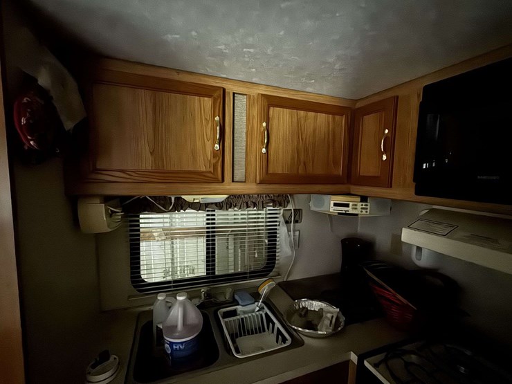 coachmen-catalina-lite-hw-22'-travel-trailer-image-26