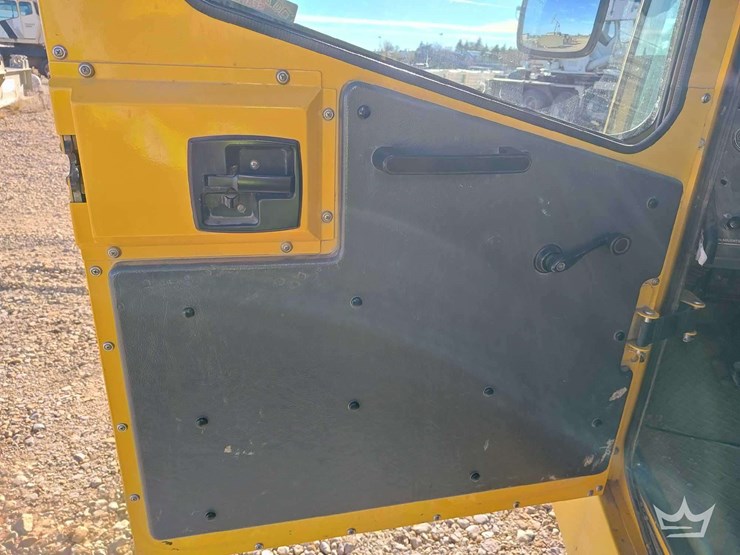 2014-grove-tms700e-image-18