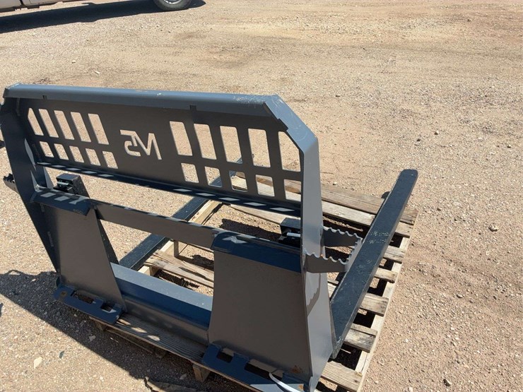 skid-steer-pallet-forks-image-2