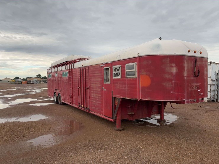 horse-transport-5th-wheel-livestock-trailer-image-2