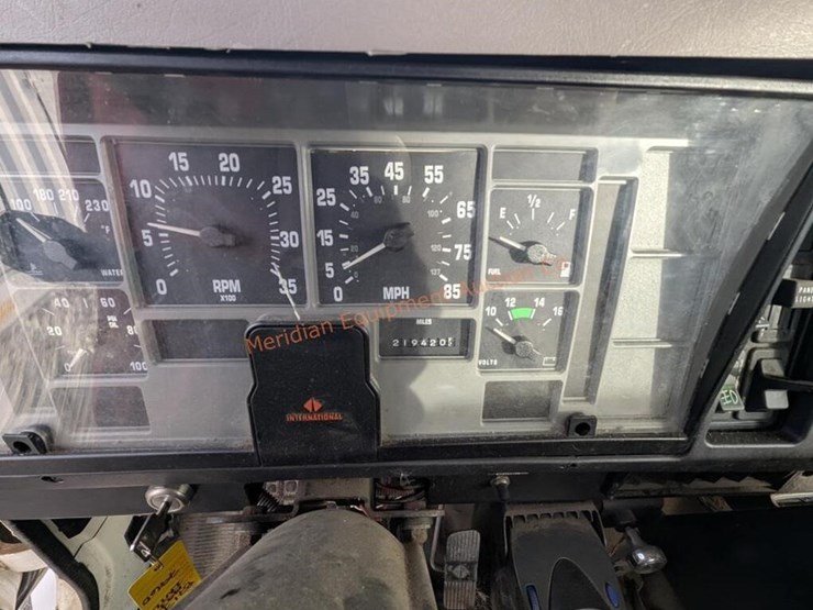 1997-international-4700-image-10
