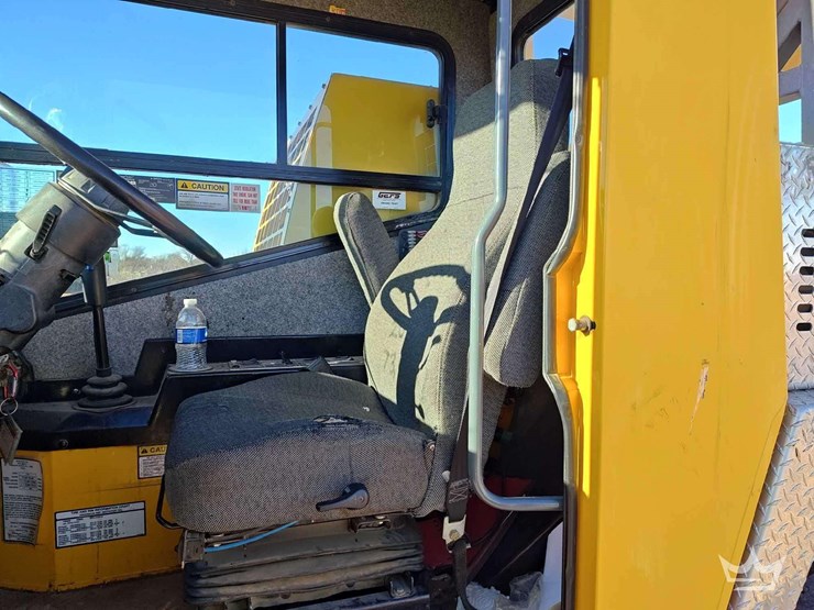 2014-grove-tms700e-image-19