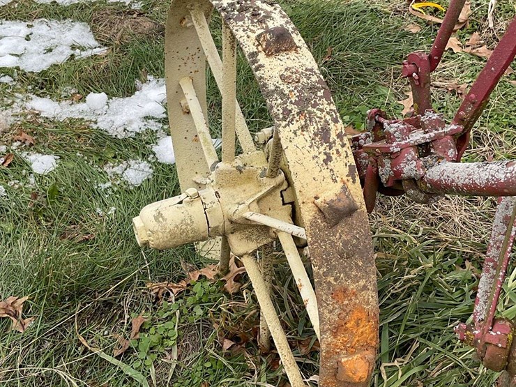 2-bottom-plow-on-steel-image-12