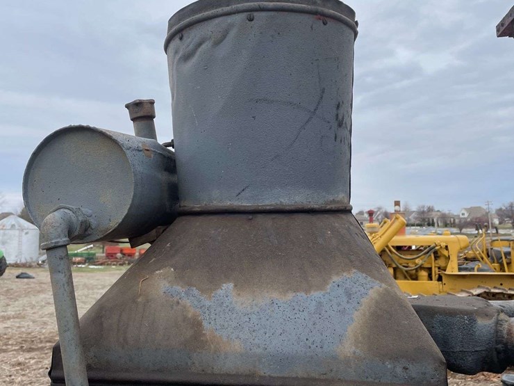 rumley-25-40-wide-front-on-steel-image-28