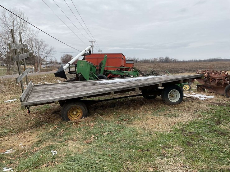 hay-wagon-w/-john-deere-running-gear-image-3