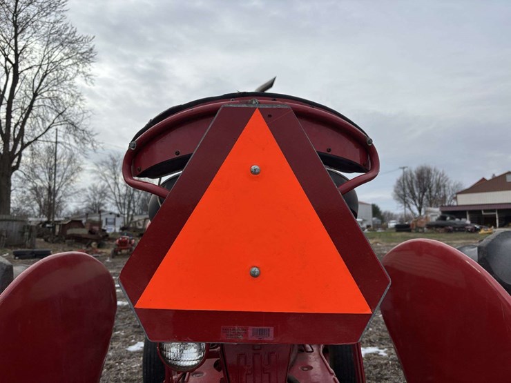 farmall-560-wide-front-(puller?)-image-59