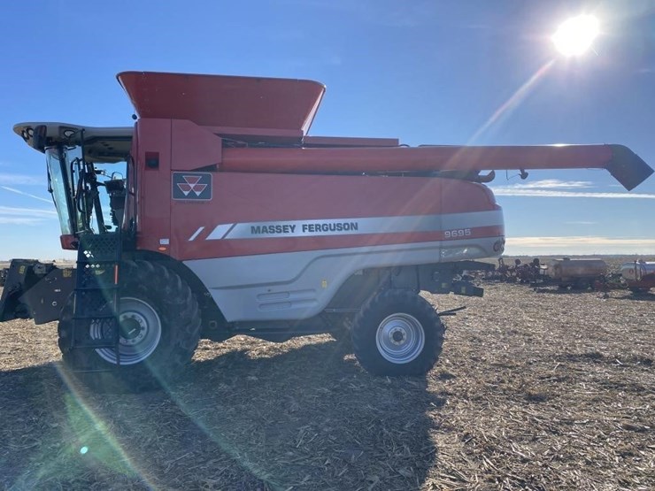 massey-ferguson-9695-image-11