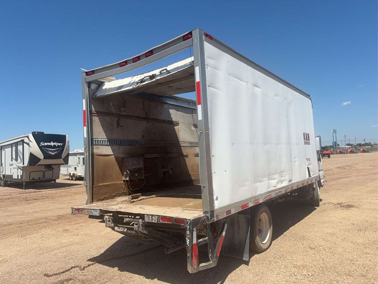 2006-isuzu-nqr-image-3