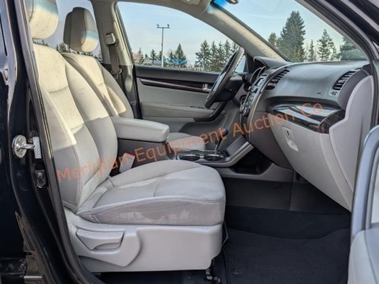 kia-sorento-lx-image-33