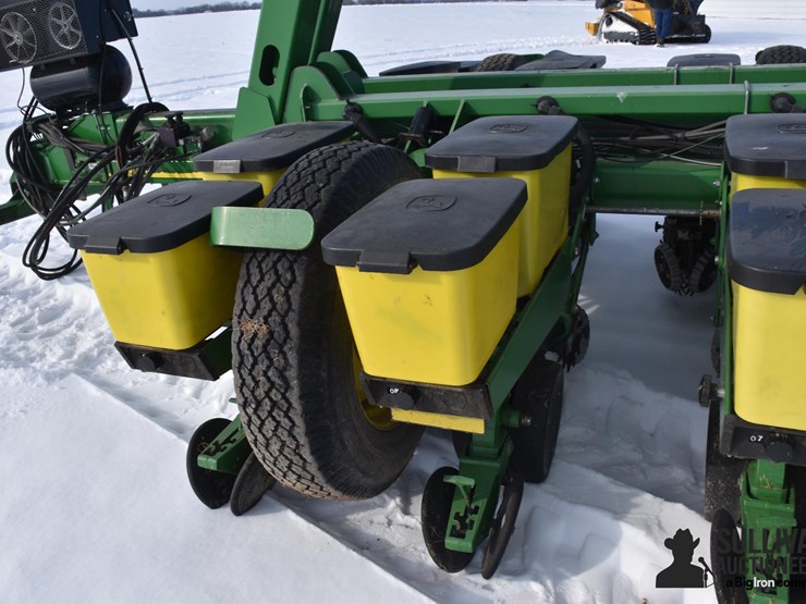 2009-john-deere-1770nt-image-19
