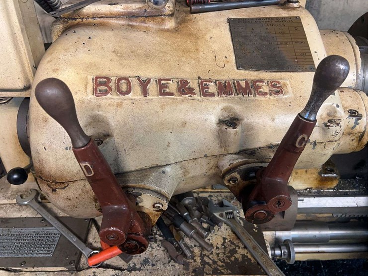 large-lathe-and-lathe-supplies-image-12