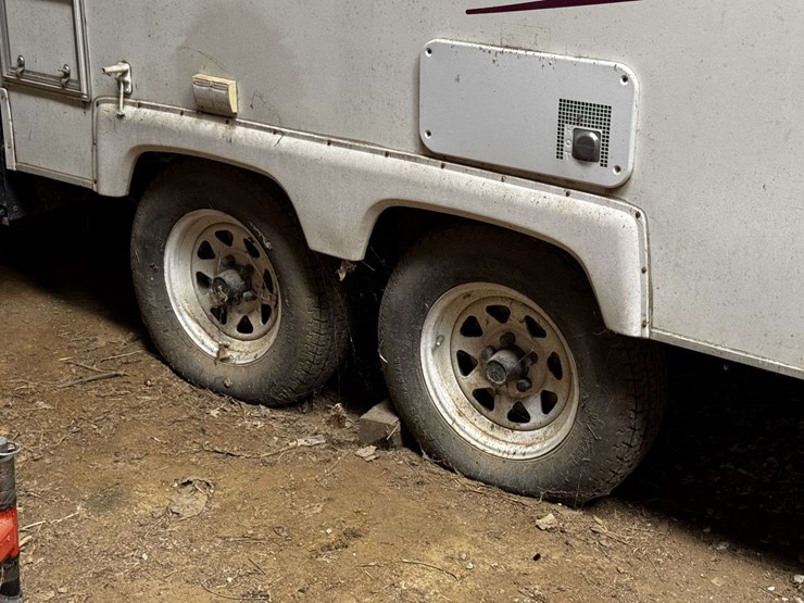 coachmen-catalina-lite-hw-22'-travel-trailer-image-4