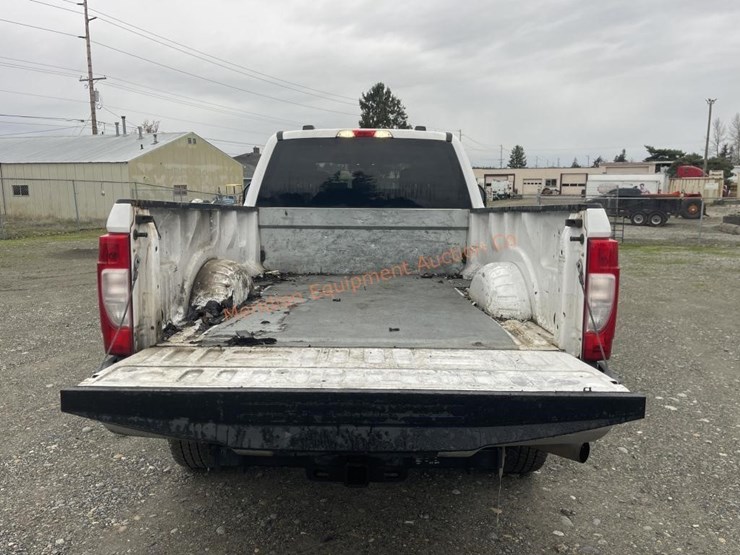 2021-ford-f350-xl-image-12