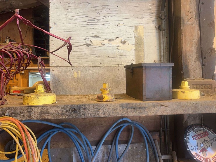 contents-of-wall-image-5