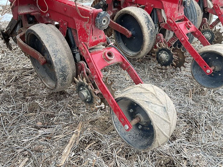 case-ih-cyclo-air-6-row-planter-image-27