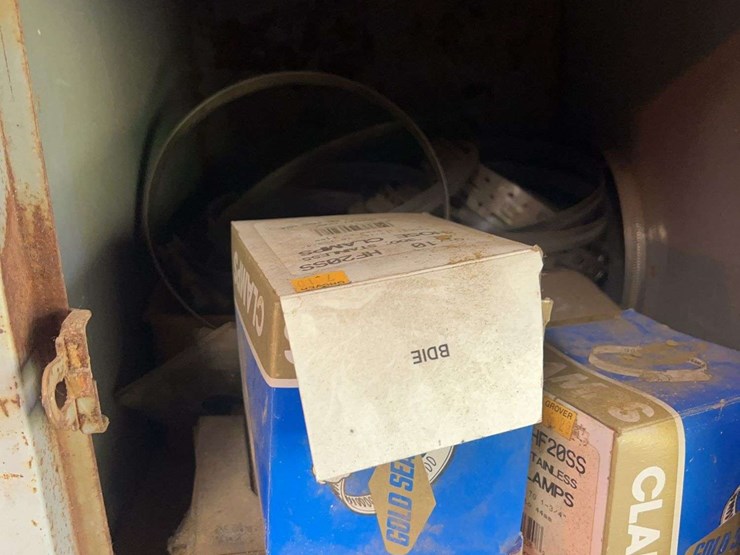 contents-of-shelving-image-40