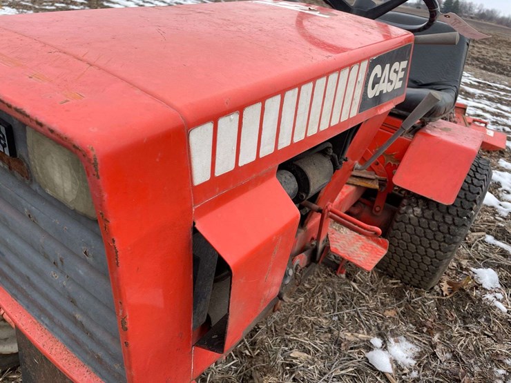 case-222-78-lawn-and-garden-tractor-w/-mower-deck-and-snow-blower-image-12