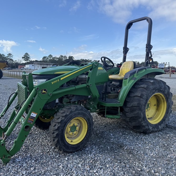 JOHN DEERE 4044M
