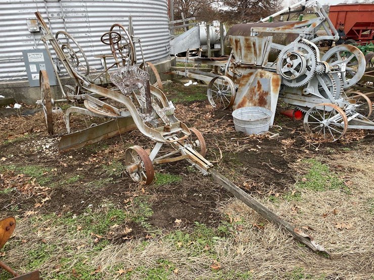 western-wheel-scraper-on-steel-image-6