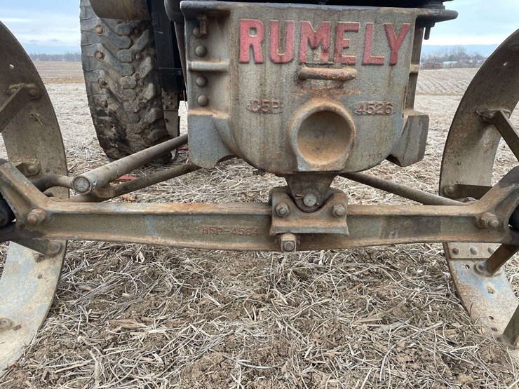 rumley-25-40-wide-front-on-steel-image-15