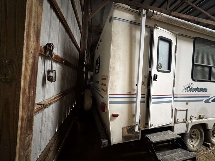 coachmen-catalina-lite-hw-22'-travel-trailer-image-8