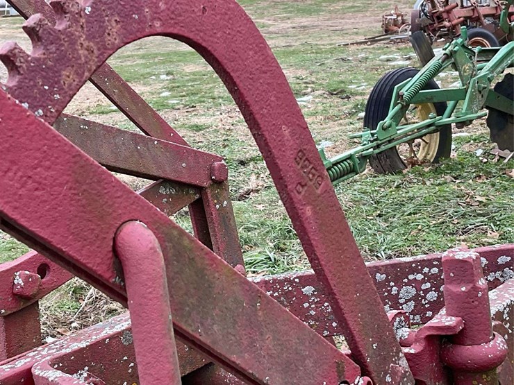 2-bottom-plow-on-steel-image-6