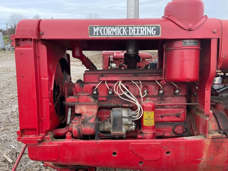 mccormick-deering-wk-40-wide-front-on-rubber-image-22