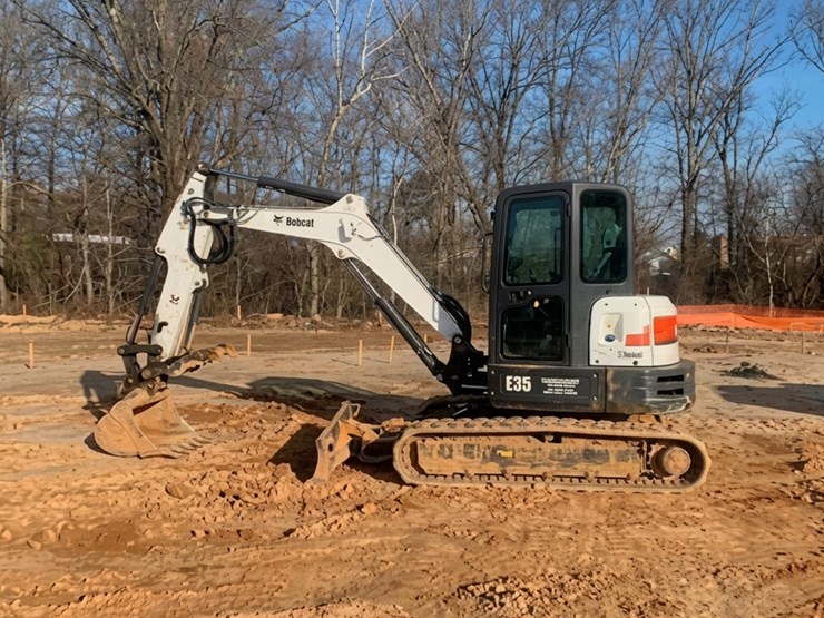 bobcat-e55-image-1