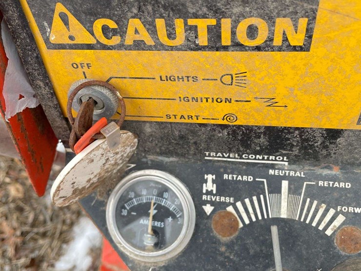 case-222-78-lawn-and-garden-tractor-w/-mower-deck-and-snow-blower-image-37