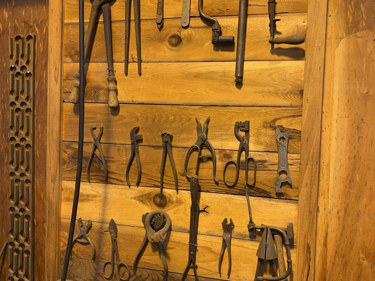 wall-of-tools-image-3